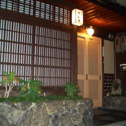 旅館さんき(京都府京都市下京区西新屋敷下ノ町29)