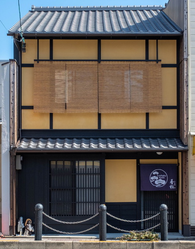 香柏二条箏(京都府京都市上京区千本通上長者町下る革堂前之町122-2)