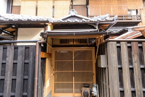 雪ハウス(京都府京都市上京区革堂西町530-2)