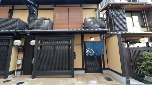 鈴清水五条町家南(京都府京都市東山区宮川町筋柿町下る宮川筋七-390(南側))