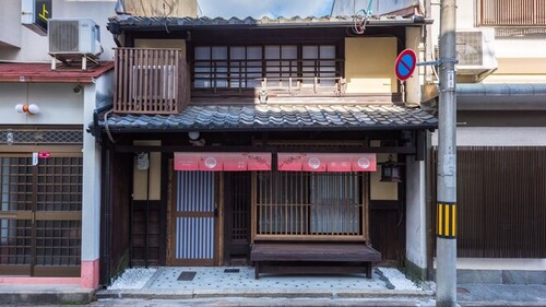 京恋 KIZUNA(京都府京都市東山区門脇町185-9)