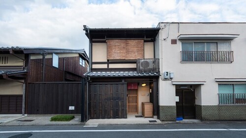 京恋清桜(京都府京都市東山区大和大路通五条下る石垣町東側62)