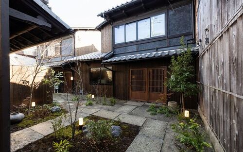 洛龍菴別邸かざみはつな(京都府京都市上京区六軒町通五辻上る末広町45-1)