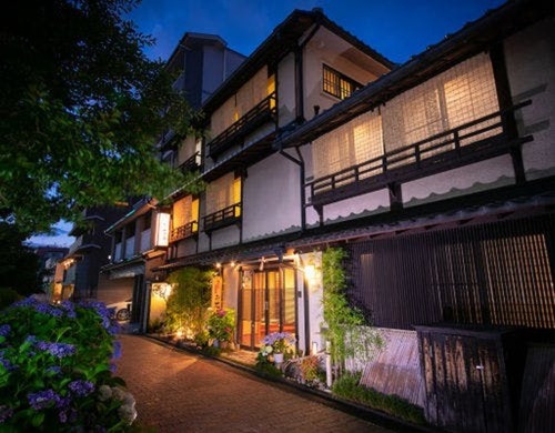 北海館お花坊(京都府京都市下京区不明門通下珠数屋町上る卓屋町66-2)