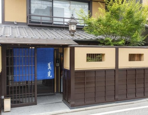 ホテルエスノグラフィー祇園新門前(京都府京都市東山区西之町219-2)