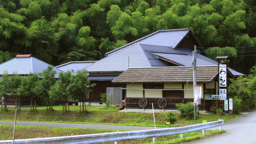 神鍋山荘わらく(兵庫県豊岡市日高町太田1348-1)