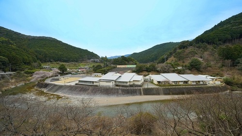 美里の湯かじか荘(和歌山県海草郡紀美野町菅沢6)