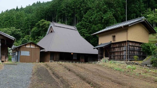 笠松亭(和歌山県有田郡有田川町清水144-3)