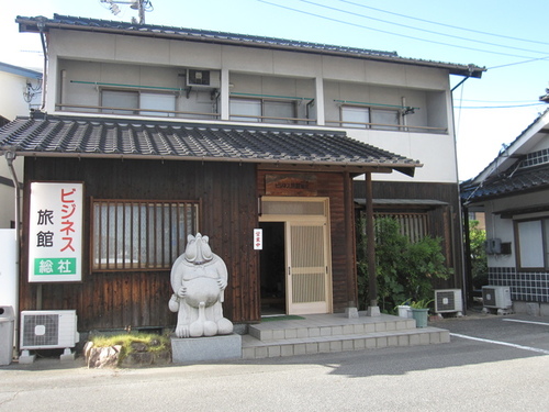 ビジネス旅館総社(岡山県総社市溝口60-2)