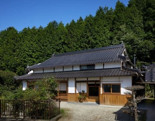 Casa 狐穴 KitsuneAna 和モダンな100年古民家で里山を体験する(岡山県岡山県赤磐市戸津野365)