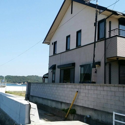 直島海辺の宿波へい<直島>(香川県香川郡直島町39-10)