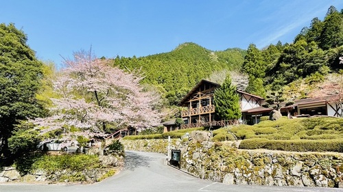 成川渓谷休養センター(愛媛県北宇和郡鬼北町大字奈良)