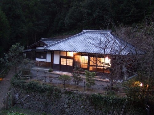 四万十川の駅カヌー館四万十ひろばバンガロー「ゆうゆう」(高知県四万十市西土佐用井1111-11)