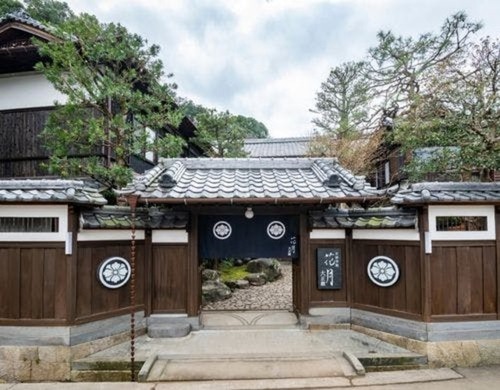 史跡旅館花月大正館(佐賀県武雄市武雄町7385)