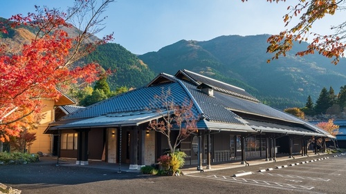 名苑と名水の宿梅園(大分県由布市湯布院町川上2106-2)