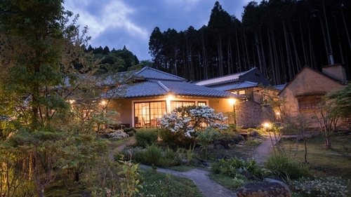 由布院温泉湯富里の宿一壷天(大分県由布市湯布院町川上302-7)