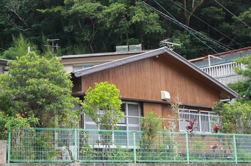 ゲストハウスやました<奄美大島>(鹿児島県奄美市名瀬小浜町11-26)