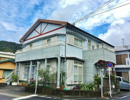 奄美の民宿ゲストハウスかんもーれ<奄美大島>(鹿児島県大島郡瀬戸内町古仁屋松江17-15)