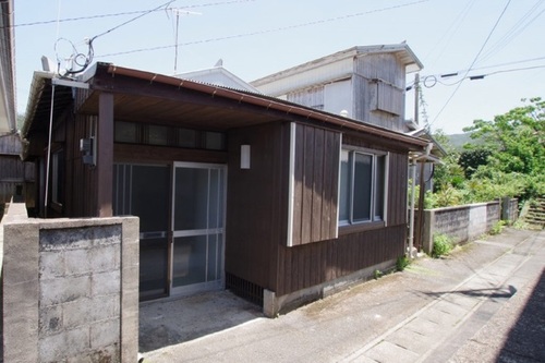 奄美の住み処 シマ宿「GAMA屋(がまや)」<奄美大島>(鹿児島県大島郡龍郷町秋名1787)