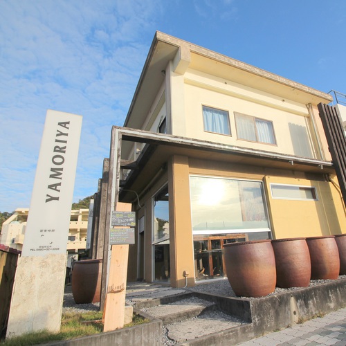 Beach side hotel YAMORIYANONIKAI(沖縄県名護市東江5-14-242F)