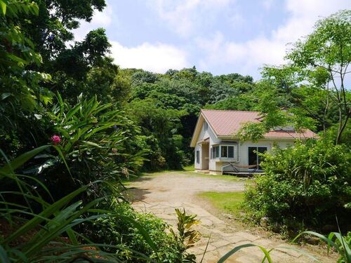 guest house iroha(沖縄県国頭郡今帰仁村上運天199)